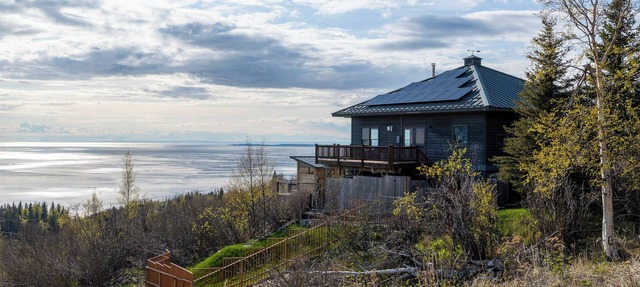 Anchorage Hillside Retreat: Aurora & Inlet Views
