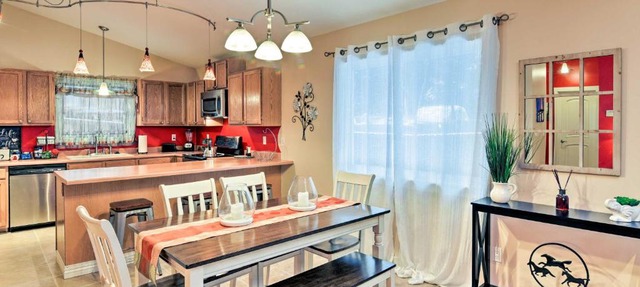 Anchorage House with Private Deck, 8 Mi to Downtown!
