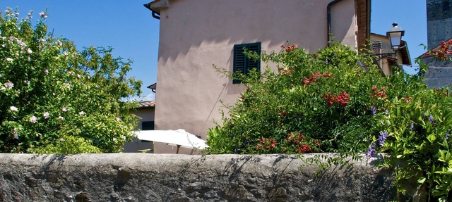 ANCIENT REST HOUSE WITH GARDEN IN MEDIEVAL BORGO - THE GARDEN SECRETARY