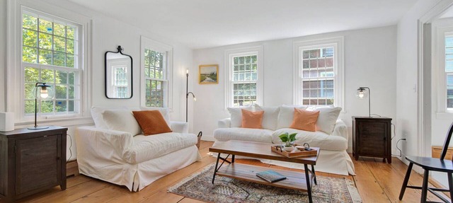 Antique Farmhouse, Walk to South Woodstock Village