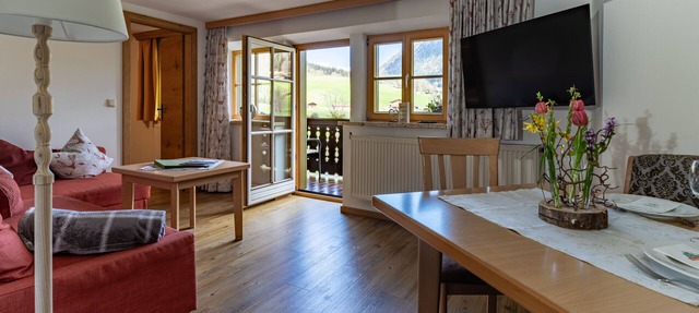 Apartment no. 6, 1-4 persons, 60 sqm, balcony, W-LAN, 1 bedroom and 1 children's bedroom