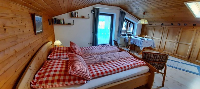 Apartment no. 3, 1-2 persons, 36 sqm, balcony, living room/bedroom, own entrance