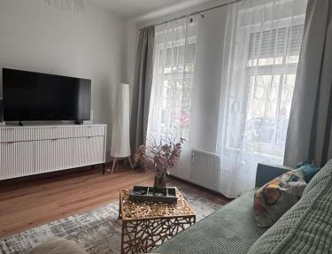 Apartment 45 - Moderne, ruhige 2 Zimmer-Wohnung mit WLAN in Wittenberge, Komplett ausgestattet mit EBK, ideal für Business, Privataufenthalte, Radfahrer sowie kurze und längere Aufenthalte - einzeln oder als Paar - Nahe Bahnhof, Zentrum - Fahrradgarage