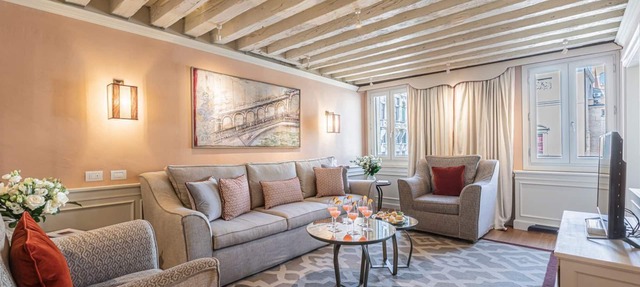 Apartment Ariana - Five Bedroom Villa, Sleeps 7