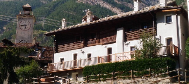 Apartment in a typical mountain building in the Park of Gran Paradiso