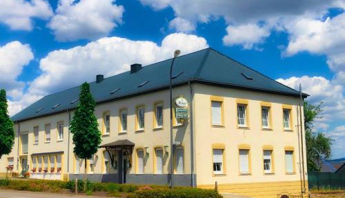 Apartment in Pellingen with parking