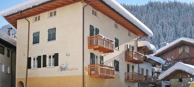 Apartment in Pellizzano near Shopping