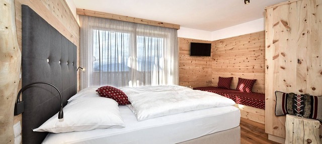Apartment 'Ban Rutzner Brixen' with Mountain View, Shared Terrace and Wi-Fi