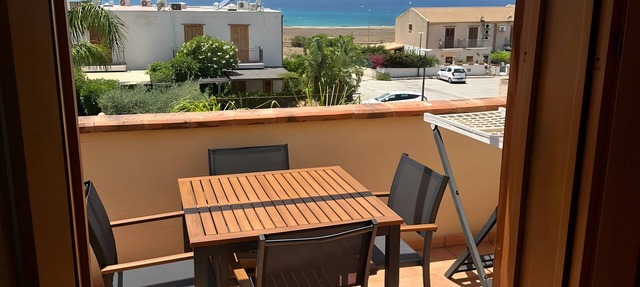 Apartment 'Makari' with Sea View, Wi-Fi and Air Conditioning
