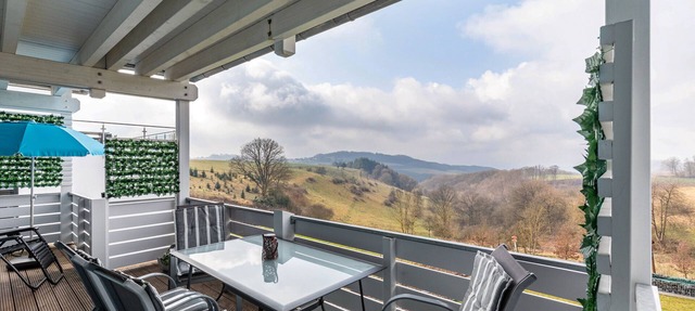 Apartment 'Mit Aussicht' with Private Terrace, Shared Garden and Wi-Fi