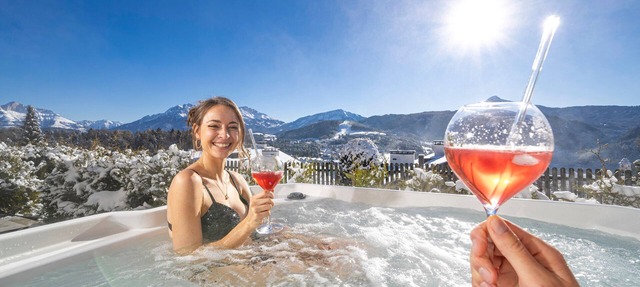 Apartment "Schlossberg Rosengarten" with Mountain View, Private Finnish Sauna & Garden