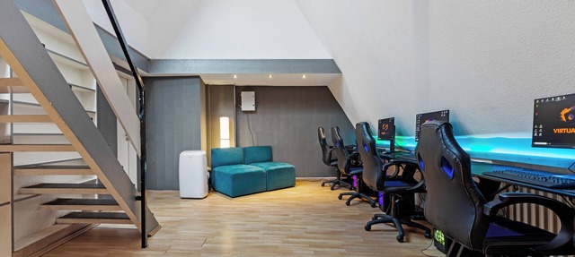 Apartment 'Virtualounge Lan-Wohnung' with Private Terrace, Wi-Fi and Air Conditioning