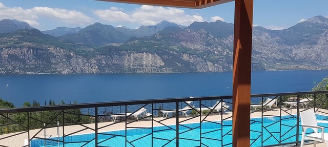 Apartment with superb view of the Garda Lake