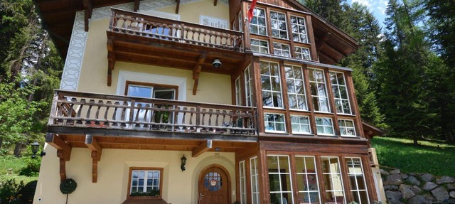 Apartments Villa Surlej