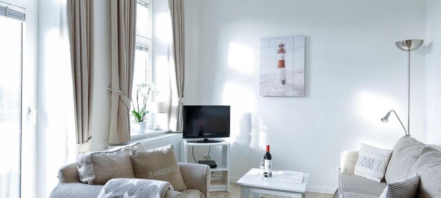 App-6-mit-Suedbalkon-in-strandnaher-Lage-Baederstil-Villa-in-Wenningstedt-Sylt