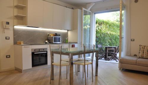 Appartamento moderno e spazioso con giardino privato