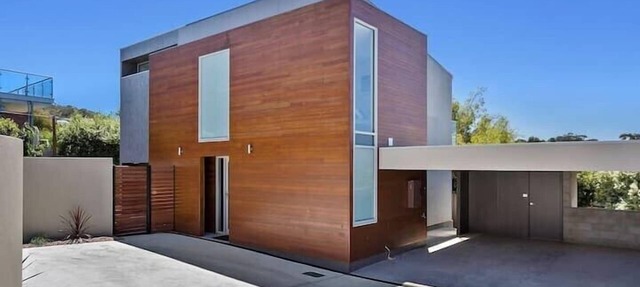 Architect Designed Coastal Retreat with Views.