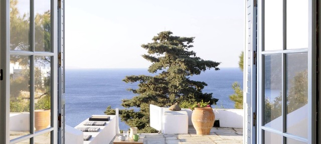Architect designed Villa overlooking the Aegean