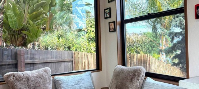 ArtNest: Full Kitchen & bath, Dishwasher, W/D, Firepit, Private, Parking, Safe