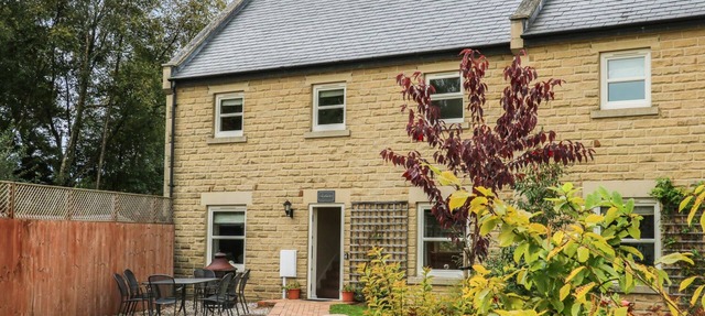 ASHOVER, pet friendly, with a garden in Two Dales