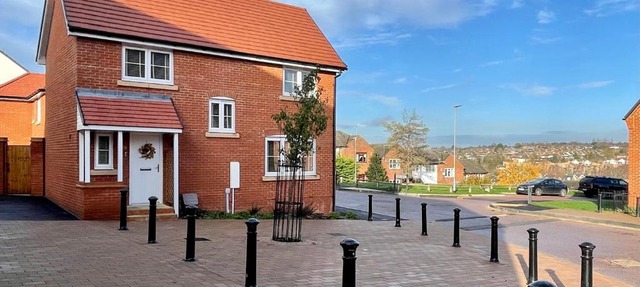 Aspen Villa, Apsley Station