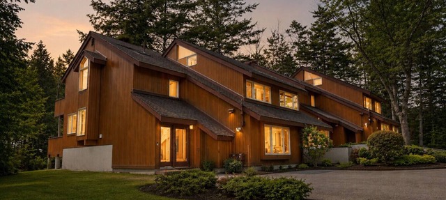Attitash Heights | Ski in/out Getaway with Pool