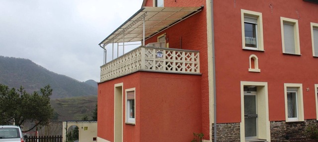 Attractive holiday home in Bremm with garden