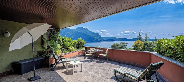 Attractive studio with balcony, pool and dream view