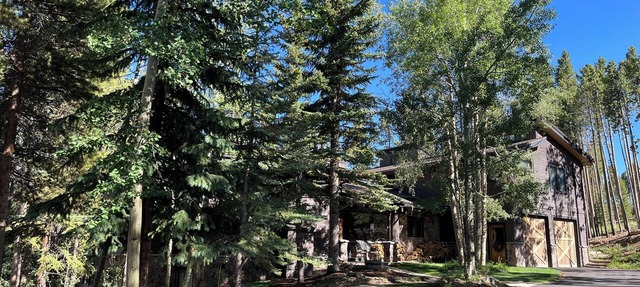 August Availability! Great Layout/Views/HotTub/PoolTable/Grills/HikeOutTheDoor!