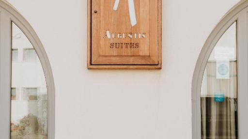 Augustis Suites