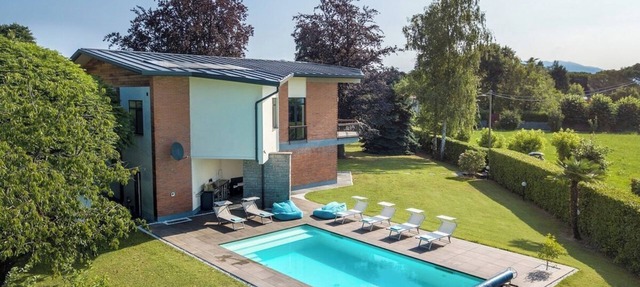 Aurora Villa with pool in Lesa