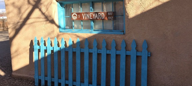 Authentic New Mexico Adobe Casita in wine country/hot air balloon mecca