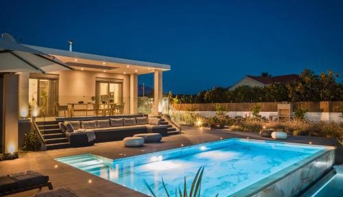 Avgi Luxury Villa