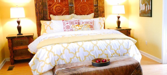 B-E-Y-O-N-D CHARMING ~ STROLL to OLD TOWN~ FANTASTIC REVIEWS