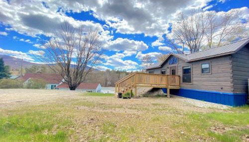 B1 NEW Awesome Tiny Home with AC Mountain Views Minutes to Skiing Hiking Attractions