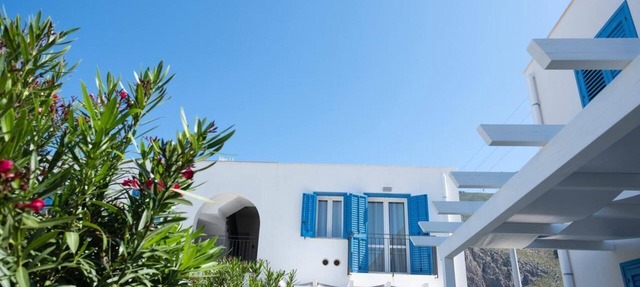 Bambu House with swimming pool in Macari