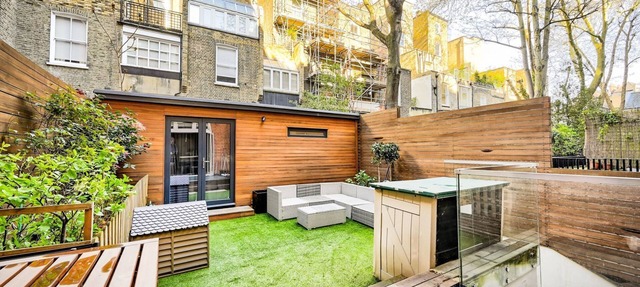 Barkstone Gardens - Three Bedroom Villa, Sleeps 6