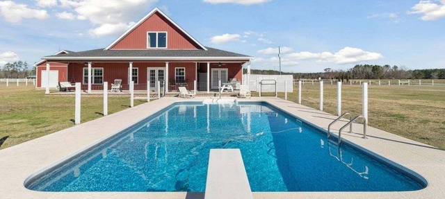 Barndominium, Private Pool, Up to 16 guests