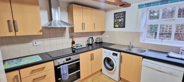 Barnyard Cottage - three bedroom barn conversion with free wi-fi