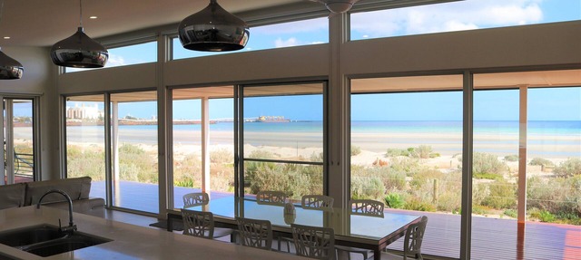 Beach Bliss Wallaroo Absolute beachfront location - step straight onto the sand