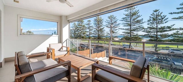 Beach Haven at Semaphore - Sweeping Ocean Views