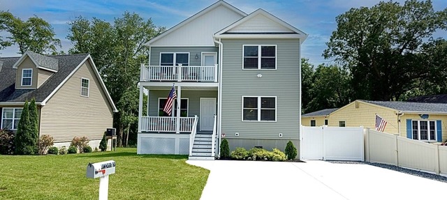 Beach House CapeMay LINENS INCLUDED 1 block&a short 5min walk to Beach Sleeps 19