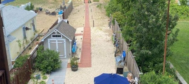 BEACHFRONT 1BR WATERVIEWS WITH DECK PRIVATE BEACH