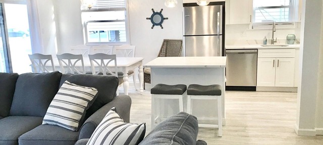 Beachfront Dream Cottage Sleeps 11 Beautiful PETS OK