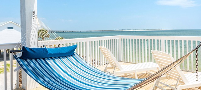 Beachfront Luxury Retreat – Oceanfront, Family & Pet-Friendly Paradise