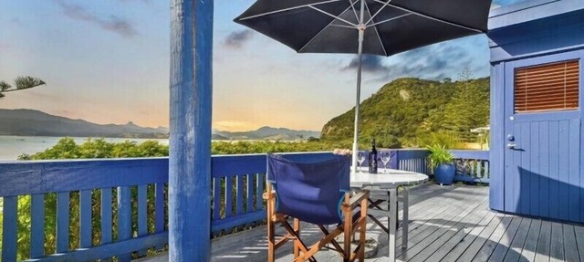 Beachfront Bliss Lower Apartment ~ Waterfront