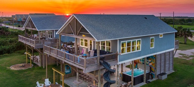 Beachfront Oasis! Swim Spa, Firepit, Slide + More!