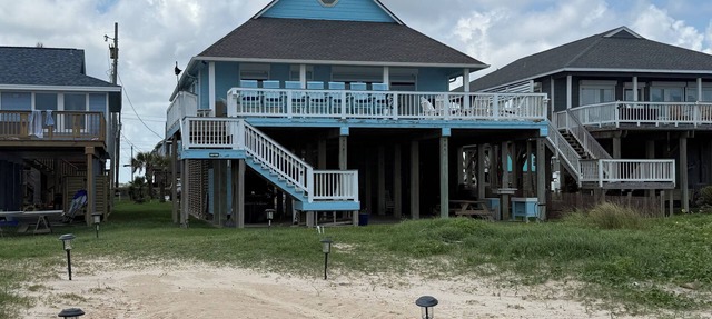 Beachfront - Pirate's Treasure - 6 bed 4 bath, large deck