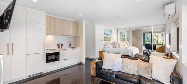 Beachfront Studio with Breathtaking Views
