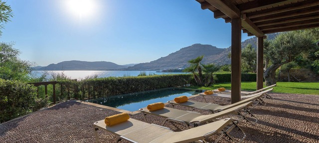 Beachfront Villa few steps away from a sandy beach